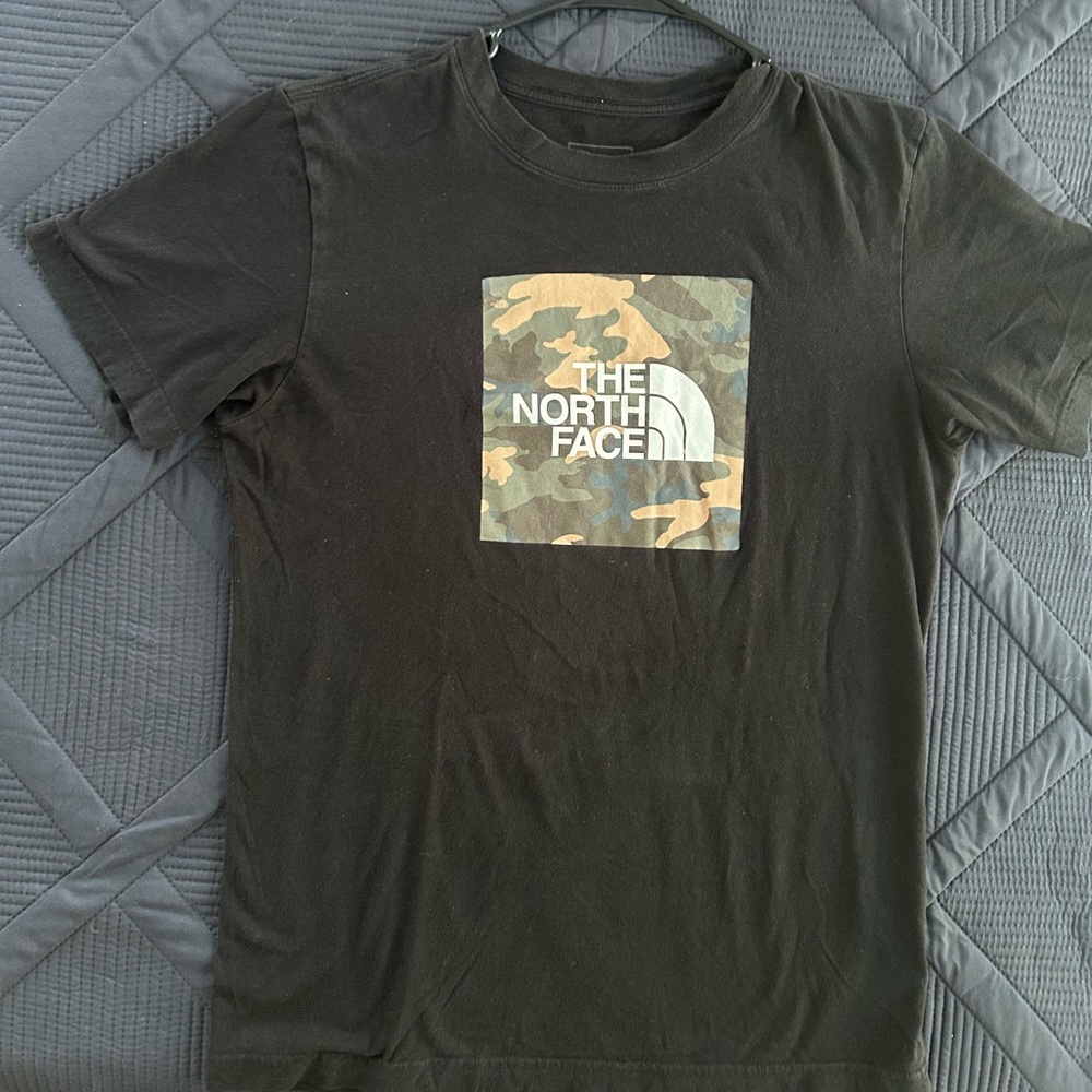 The north face camo shirt medium